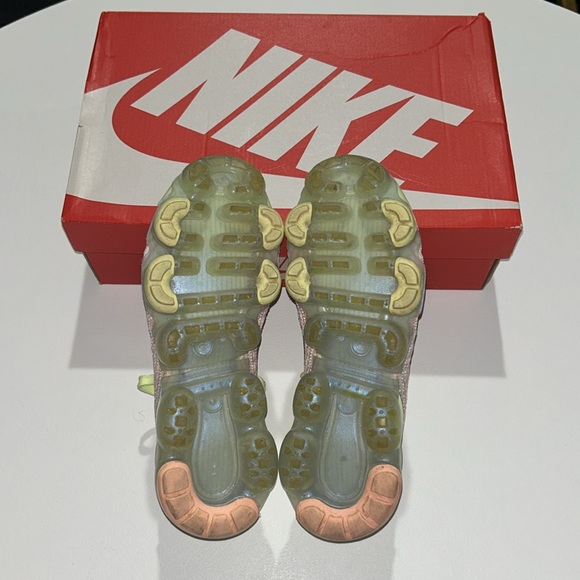Nike Air VaporMax FlyKnit 3 “Barely Volt” Women’s Size 7.5 - Picture 7 of 11